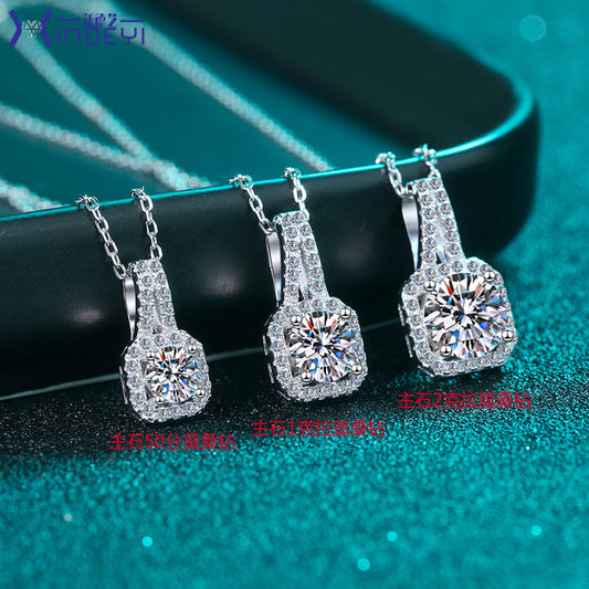 four-claw female moissanite necklace