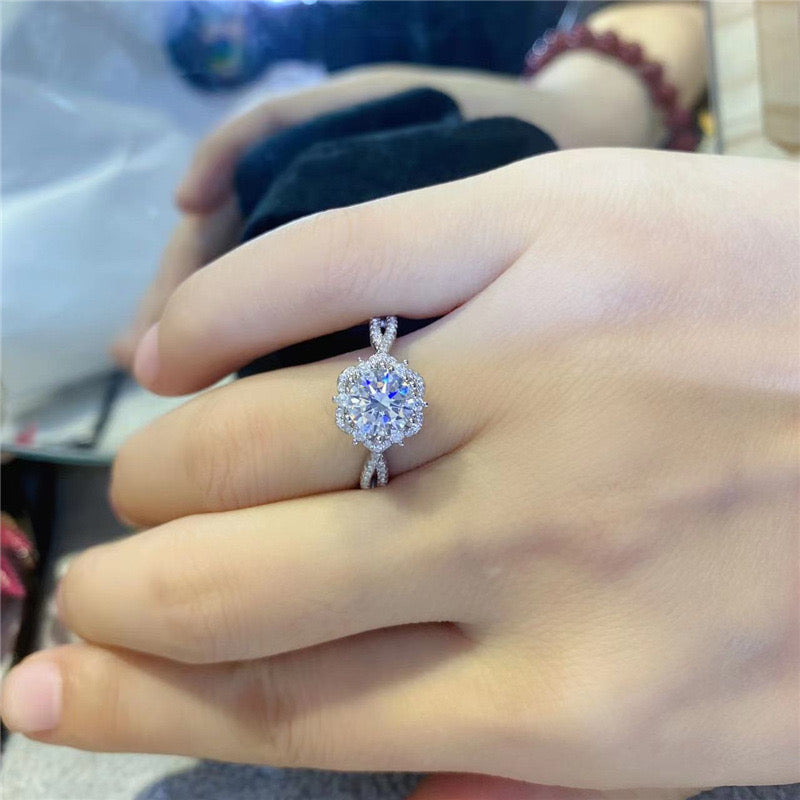 six-claw moissanite D color VVS diamond luxury snowflake starry temperament engagement diamond ring for women