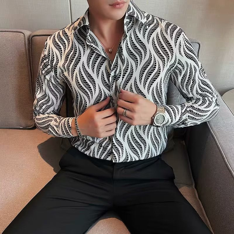 Fashionable men's shirt long-sleeved
